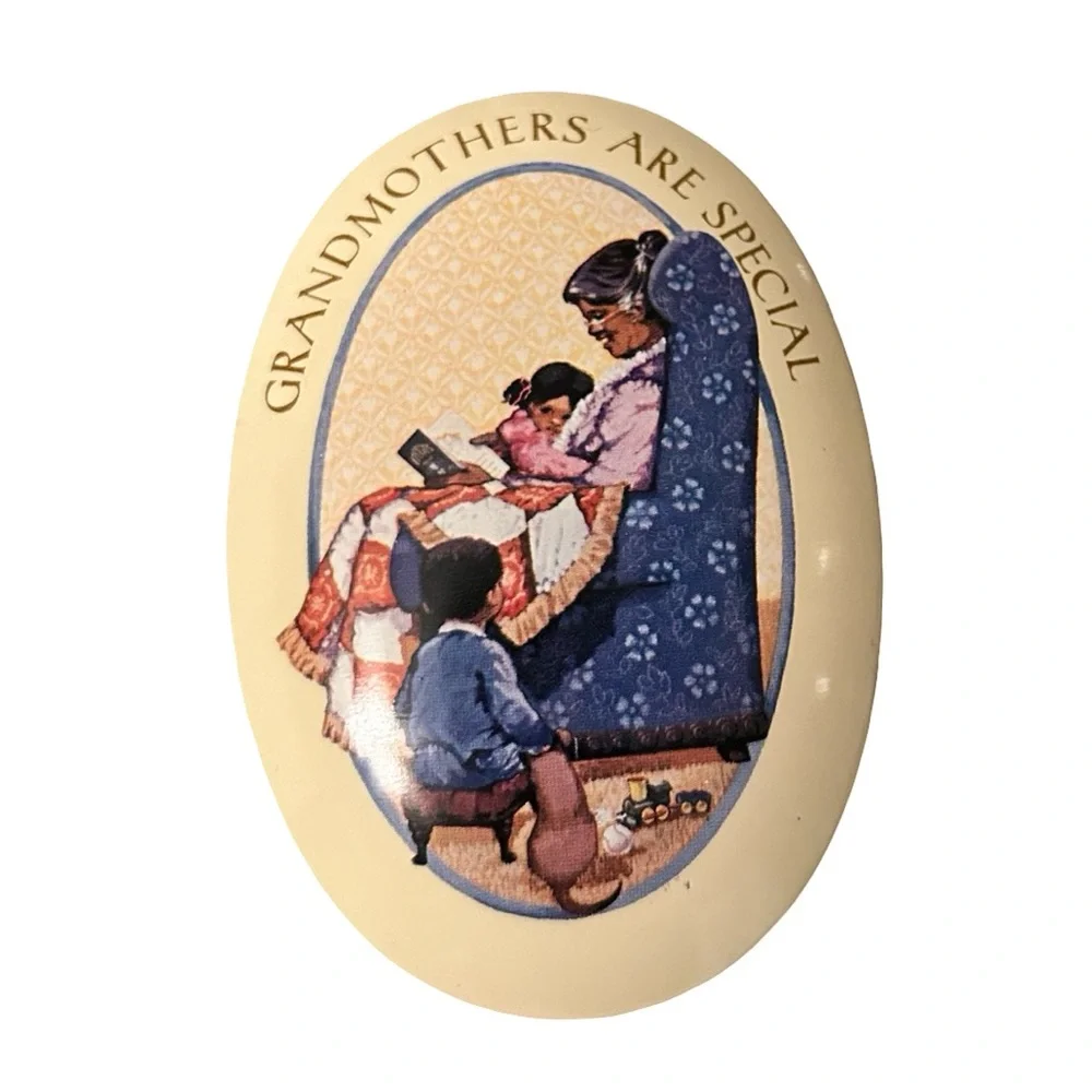 Vintage 1980’s Avon “Grandparents Are Special” Soap w/ Decorative Case